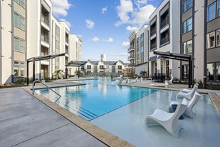 The Summit at The Reserve in Round Rock, TX - Building Photo