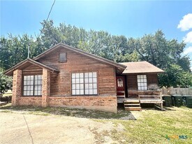 44 Clark St in San Marcos, TX - Building Photo