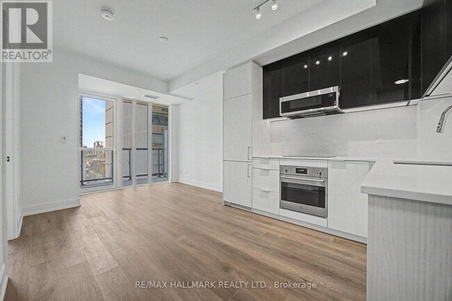 308 Jarvis St in Toronto, ON - Building Photo - Building Photo