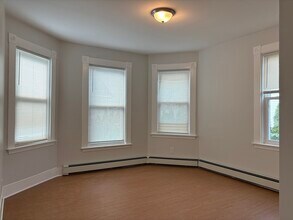 11 Foskett Ct in Natick, MA - Building Photo - Building Photo