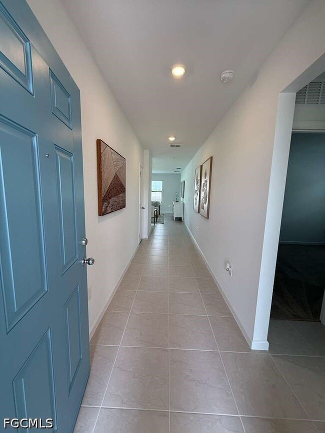 1179 Caloosa Crk Dr in La Belle, FL - Building Photo - Building Photo
