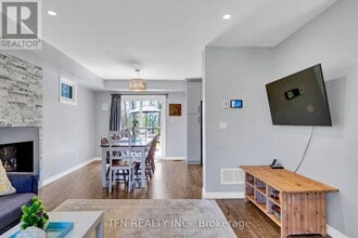 4 Pinewood Blvd in Kawartha Lakes, ON - Building Photo - Building Photo