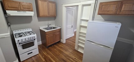 38 Estes St in Lynn, MA - Foto de edificio - Building Photo