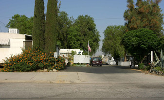 Redlands Trailer Park Apartments