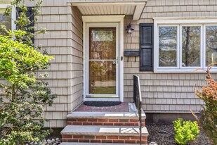 22 S Cedar Pkwy in Livingston, NJ - Building Photo