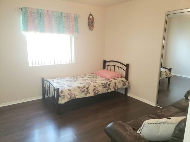 property at 48910 Maumee Ln