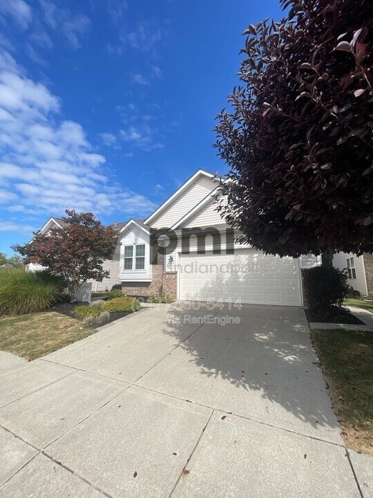 508 Deacon St in Carmel, IN - Building Photo