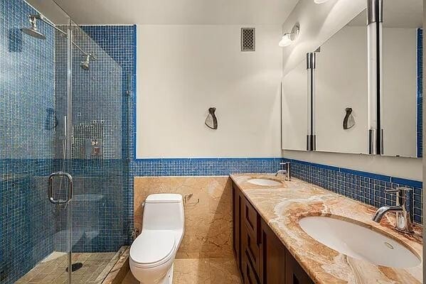 300 Albany St in New York, NY - Building Photo - Building Photo