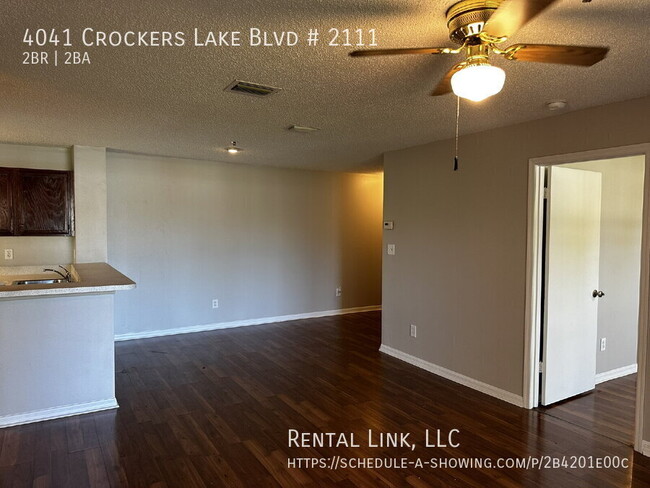 4041 Crockers Lake Blvd in Sarasota, FL - Building Photo - Building Photo