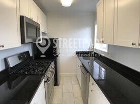 72 St Paul St in Brookline, MA - Building Photo