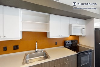 5200 Iron Horse Pkwy in Dublin, CA - Foto de edificio - Building Photo