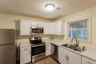 4804 Eastern Hills Ln, Unit 016 in Cottondale, AL - Building Photo - Building Photo