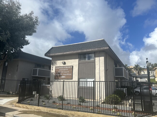 Gaines Street Apartment in San Diego, CA - Building Photo - Building Photo