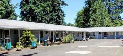 Garden Court Apartments in Hillsboro, OR - Building Photo - Building Photo