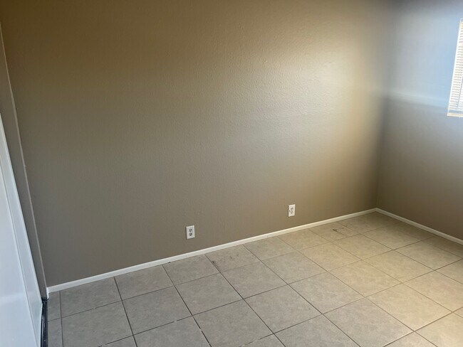 33478 Navajo Trl, Unit 2 in Cathedral City, CA - Foto de edificio - Building Photo