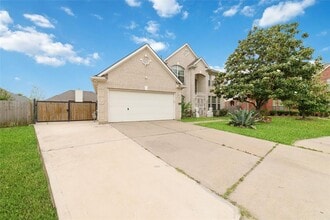 6610 Golden View Ct in Houston, TX - Building Photo - Building Photo