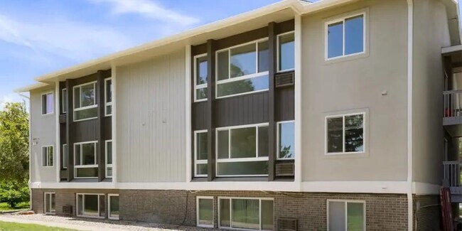 1000 W Moorhead Cir in Boulder, CO - Building Photo - Building Photo