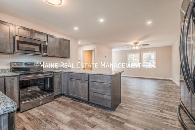 221 Mountain Rd in Saint Albans, ME - Building Photo - Building Photo