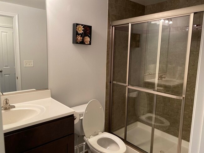 1012 McDonogh St in Baltimore, MD - Foto de edificio - Building Photo