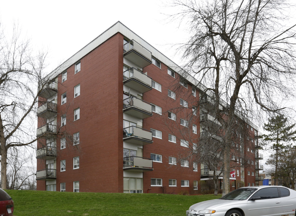 Stratford in Ottawa, ON - Building Photo