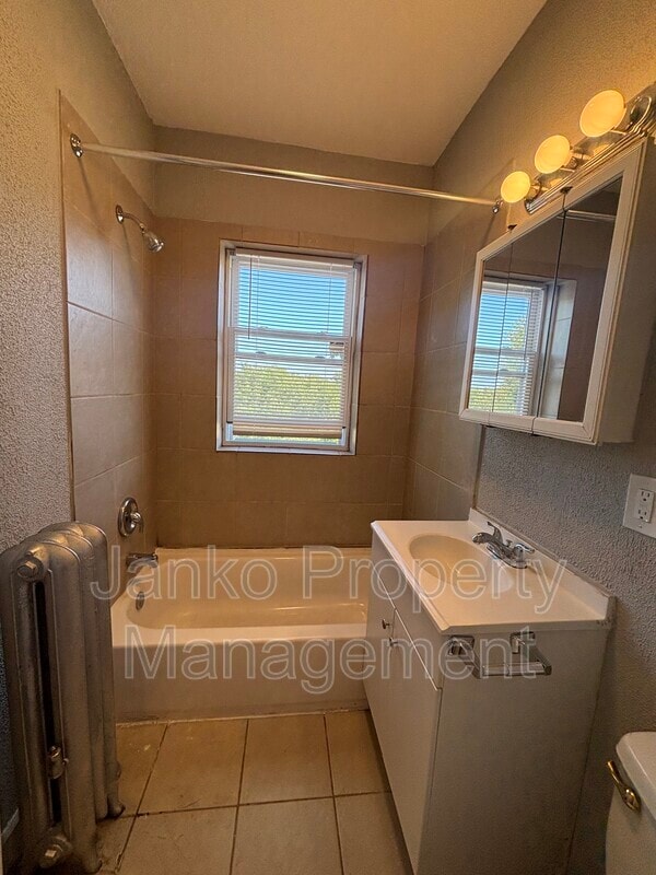 property at 9453 S Loomis St