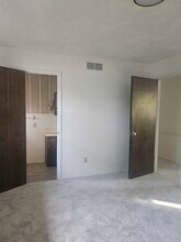 121 S Regency Dr in Bloomington, IL - Building Photo - Building Photo