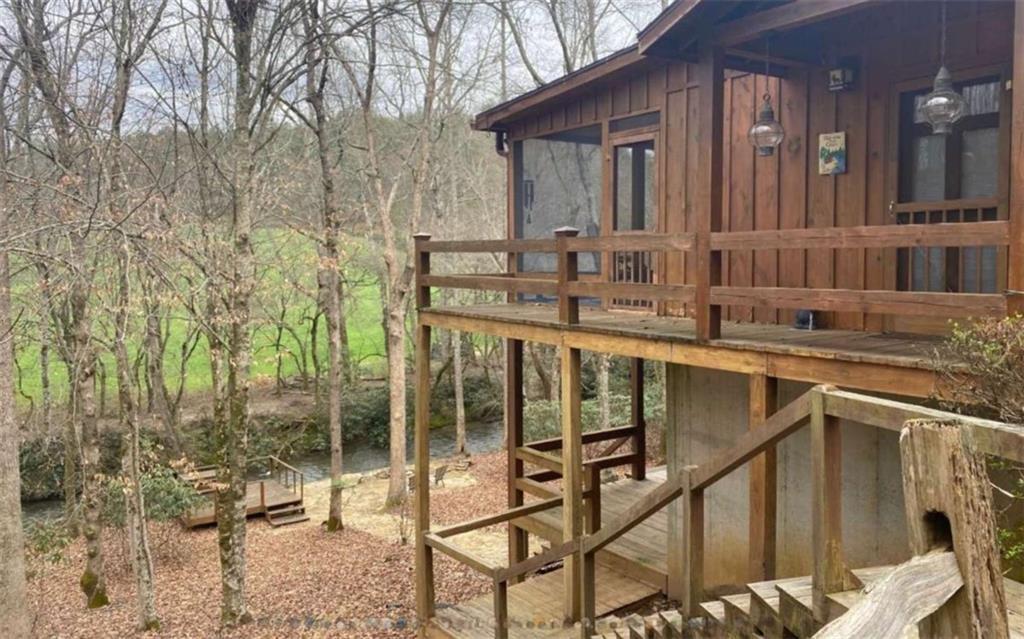 174 Lost Valley Ln in Mineral Bluff, GA - Foto de edificio