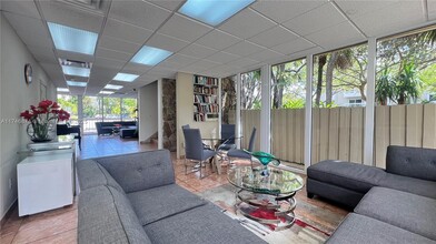 7730 Camino Real in Miami, FL - Building Photo - Building Photo