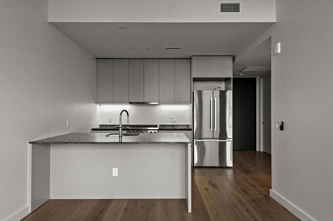 610 Davis St, Unit 3310 in Austin, TX - Building Photo - Building Photo