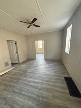 1121 St Vincent St in Utica, NY - Building Photo - Building Photo