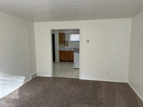 48 Crescent Dr in Struthers, OH - Building Photo - Building Photo