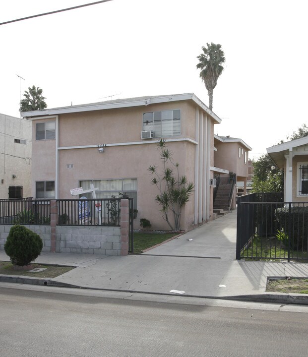 2738 Council St in Los Angeles, CA - Building Photo