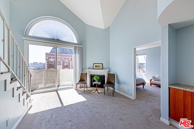 620 S Gramercy Pl in Los Angeles, CA - Building Photo - Building Photo