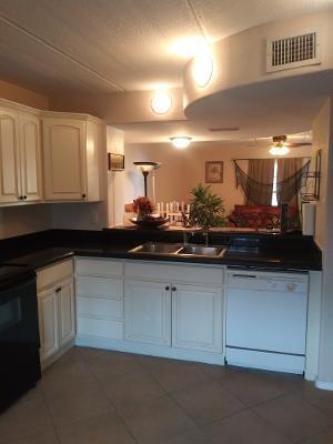 104 E Parade Dr in South Padre Island, TX - Building Photo - Building Photo