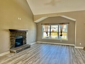 8611 Springberry Dr in Fort Wayne, IN - Building Photo - Building Photo