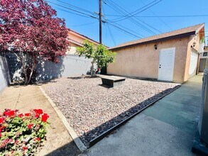 17922 Thornlake Ave in Artesia, CA - Foto de edificio - Building Photo