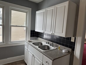 386 Ridgeway Ave, Unit 04 in Rochester, NY - Building Photo - Building Photo