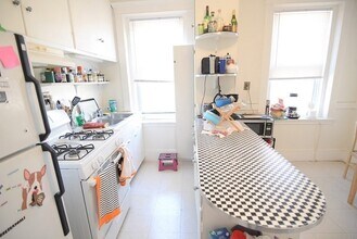 15 Parkman St, Unit 3A in Brookline, MA - Foto de edificio - Building Photo