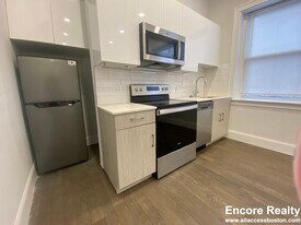 124 Peterborough St in Boston, MA - Building Photo