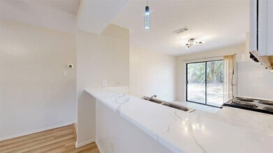 301 Manuel Dr, Unit A in College Station, TX - Building Photo - Building Photo