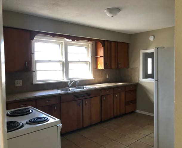 70 Sheridan Dr photo'