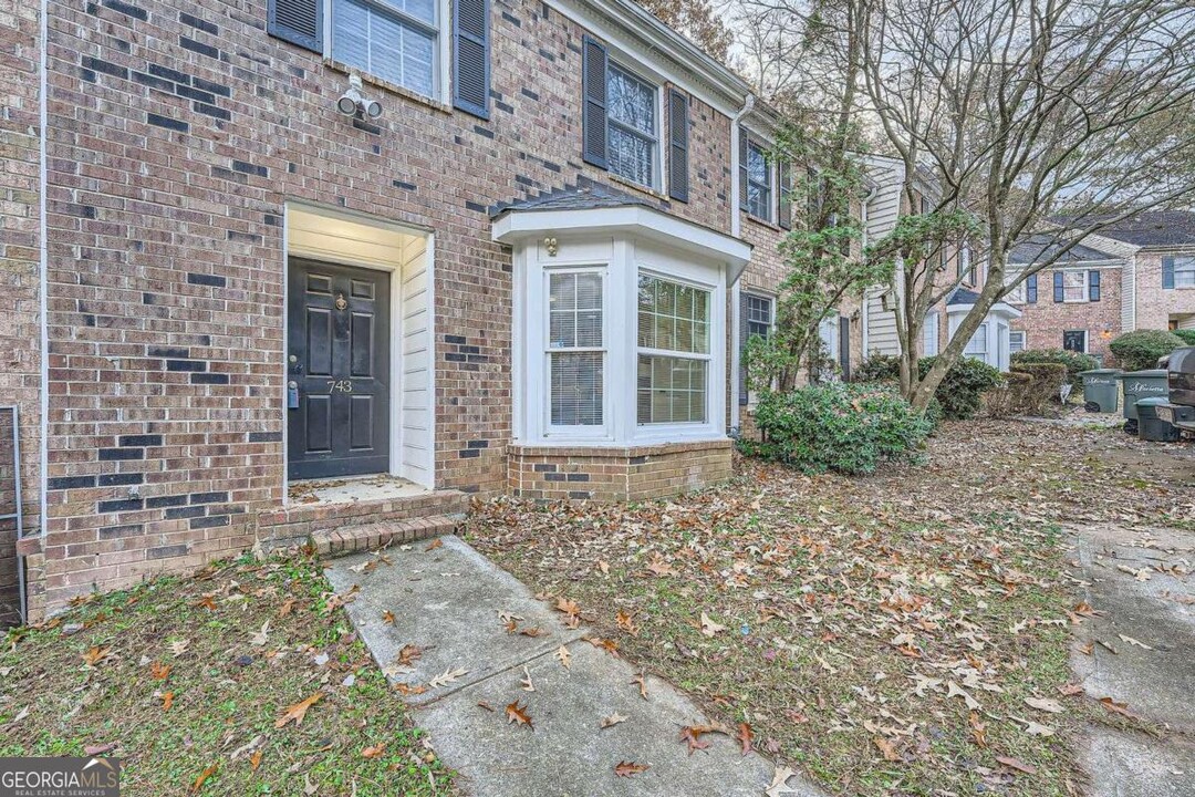 743 Twin Brooks Ct in Marietta, GA - Building Photo