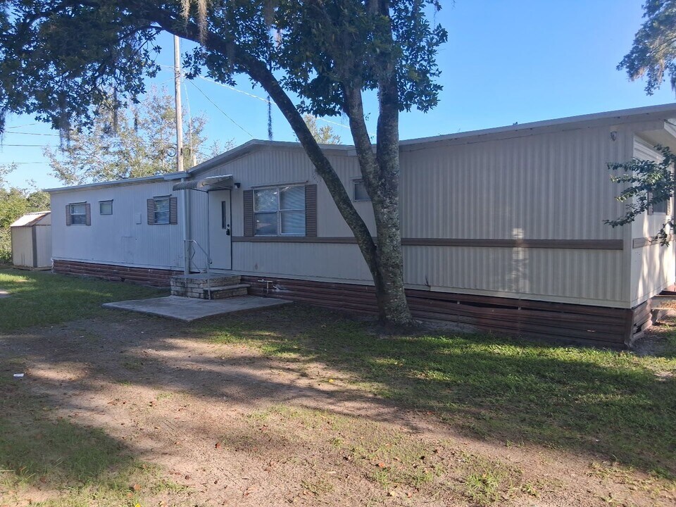 12622 Orange Lk Dr in Thonotosassa, FL - Building Photo