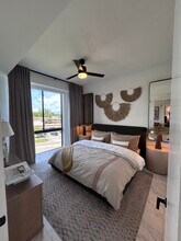 2362 NE 172nd St, Unit B22 in North Miami Beach, FL - Building Photo - Building Photo