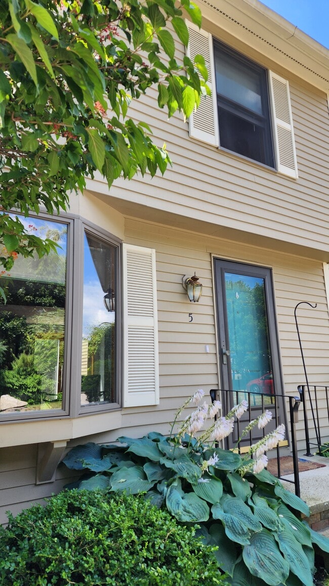 237 Allen Ave in Portland, ME - Building Photo - Building Photo