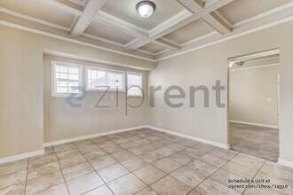 4062 S Budlong Ave in Los Angeles, CA - Foto de edificio - Building Photo