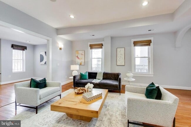 1006 Otis Pl NW in Washington, DC - Building Photo - Building Photo