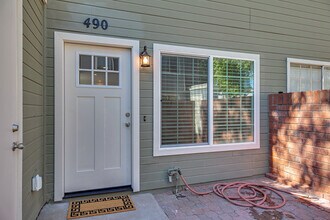 2301 E University Dr in Mesa, AZ - Foto de edificio - Building Photo