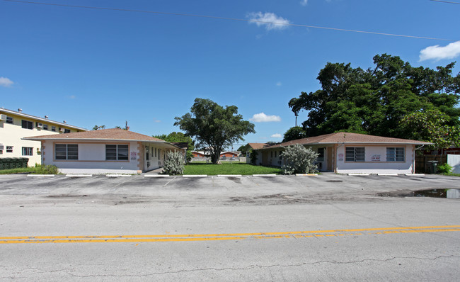 428-465 NW 41st St in Fort Lauderdale, FL - Building Photo - Building Photo