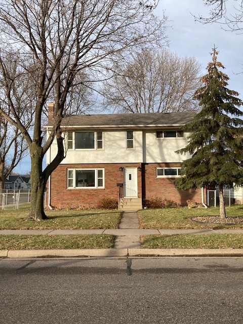 1430 4th St N, Unit First floor apartment in South St. Paul, MN - Building Photo